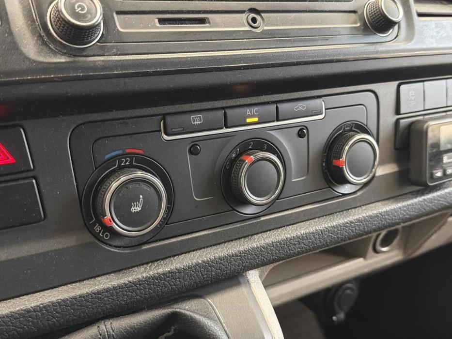 VOLKSWAGEN Transporter 2018