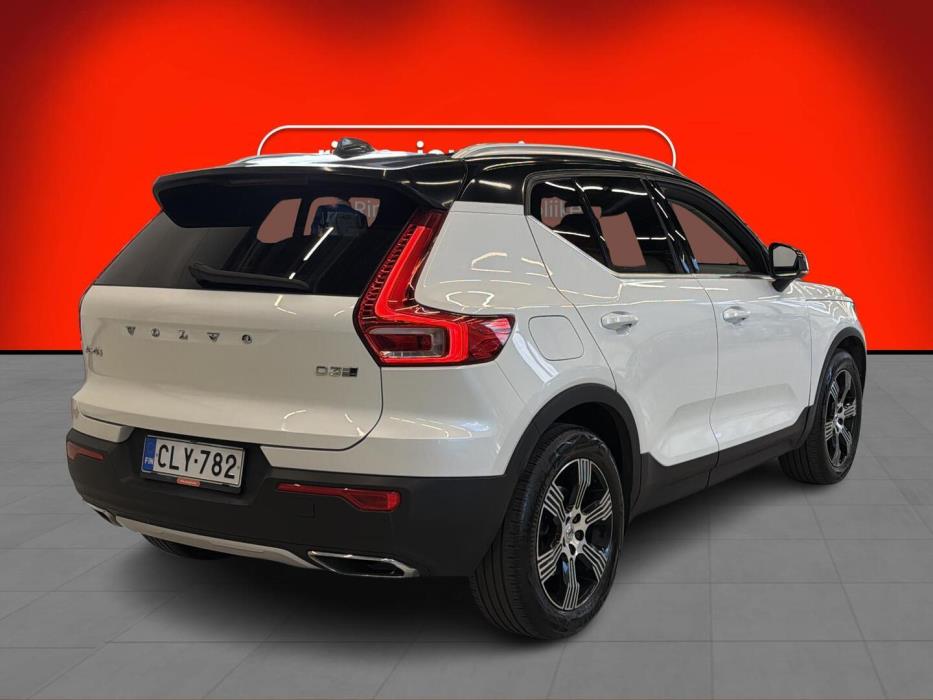 VOLVO XC40 2019