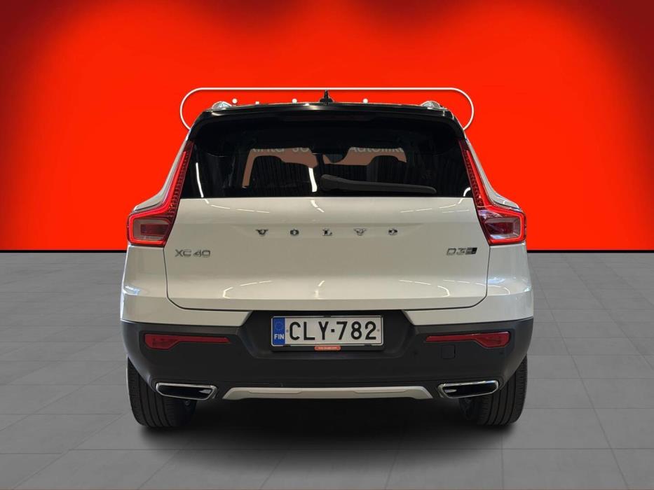 VOLVO XC40 2019