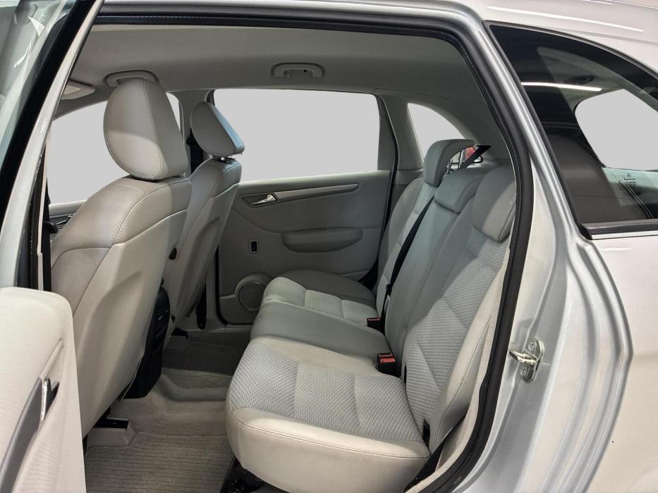 MERCEDES-BENZ B 2010