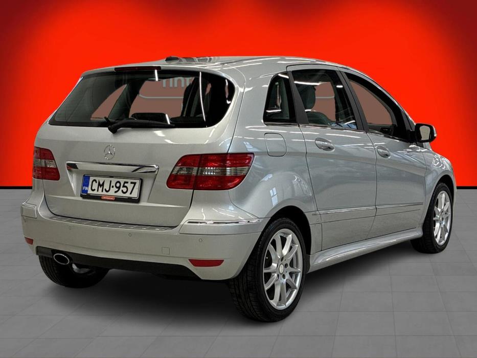 MERCEDES-BENZ B 2010