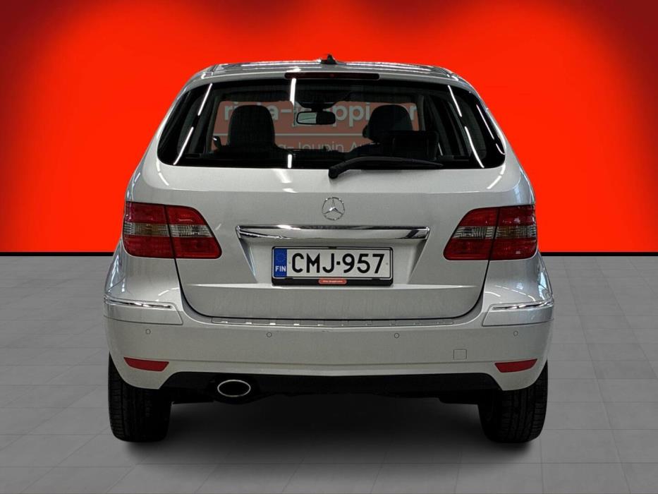 MERCEDES-BENZ B 2010