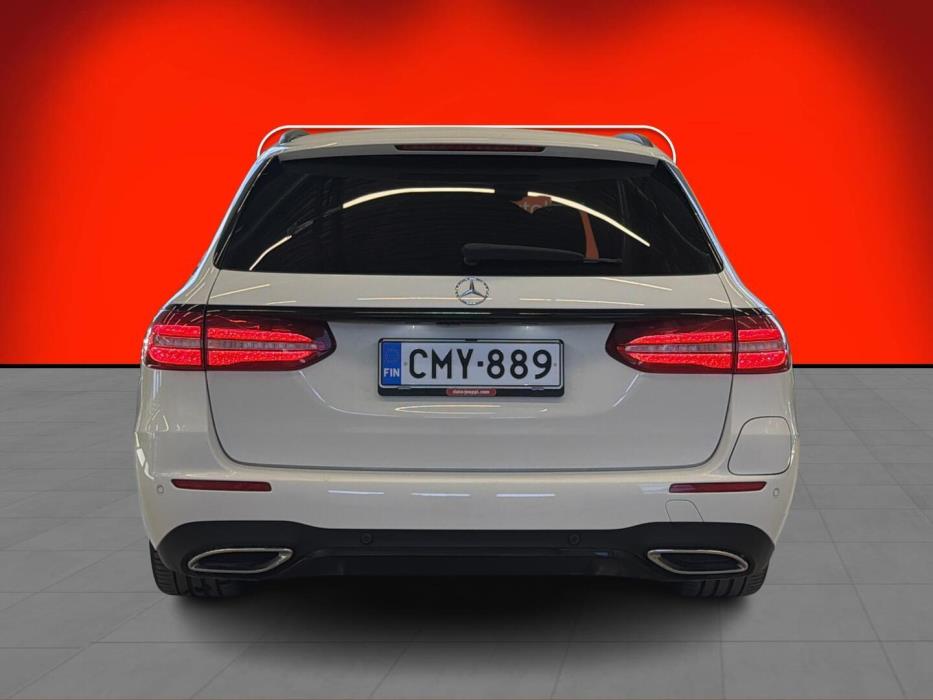 MERCEDES-BENZ E 2019
