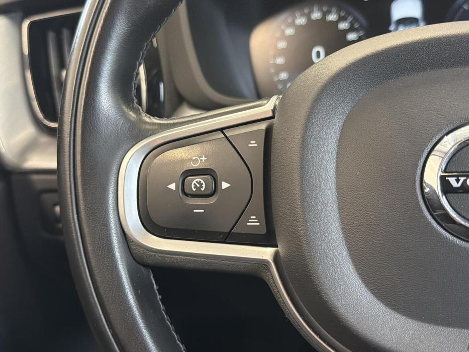 VOLVO XC60 2020