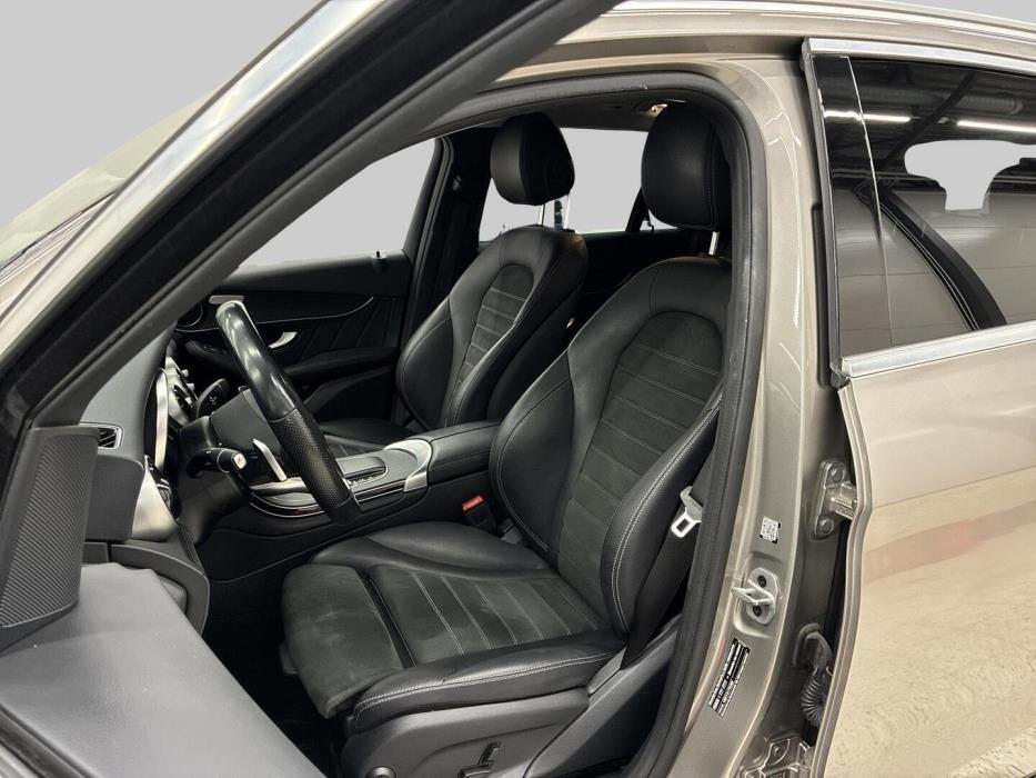 MERCEDES-BENZ GLC 2022