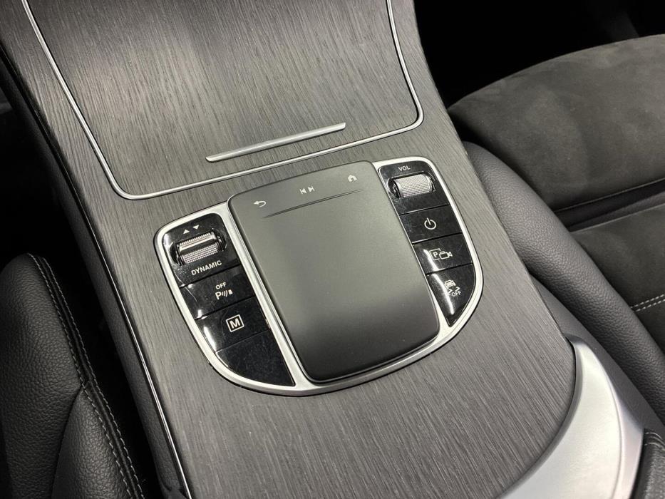 MERCEDES-BENZ GLC 2022