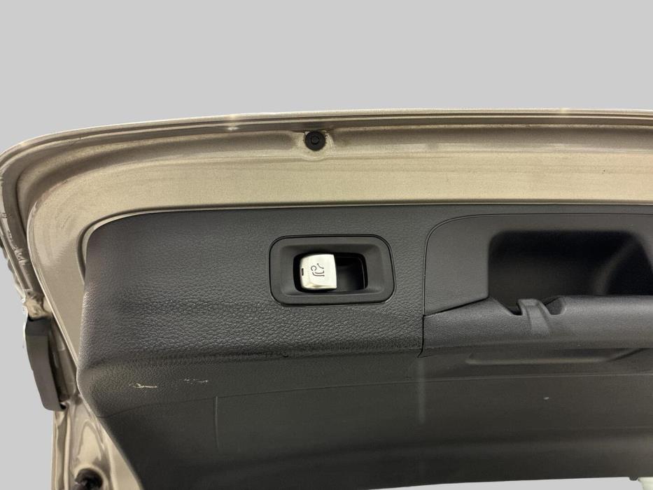 MERCEDES-BENZ GLC 2022