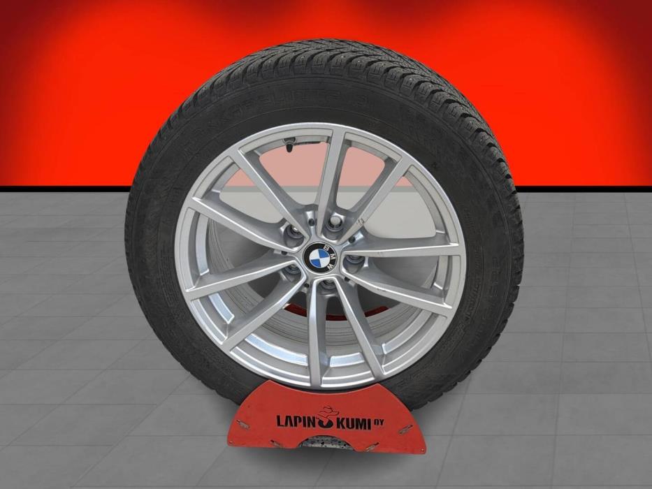 BMW 330 2023