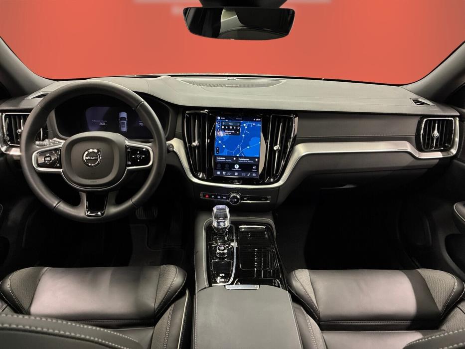 VOLVO V60 2024