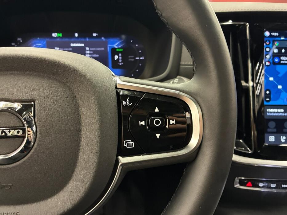 VOLVO V60 2024