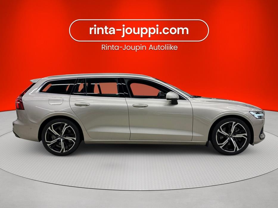 VOLVO V60 2024