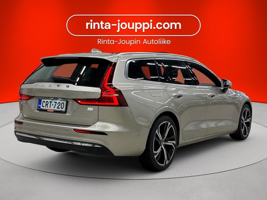 VOLVO V60 2024