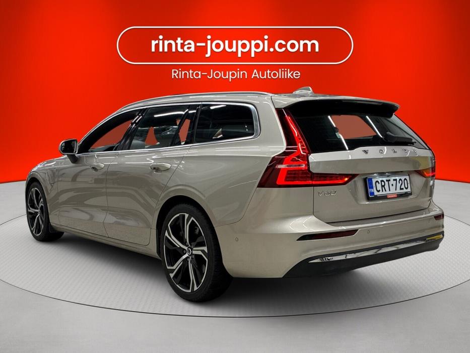 VOLVO V60 2024