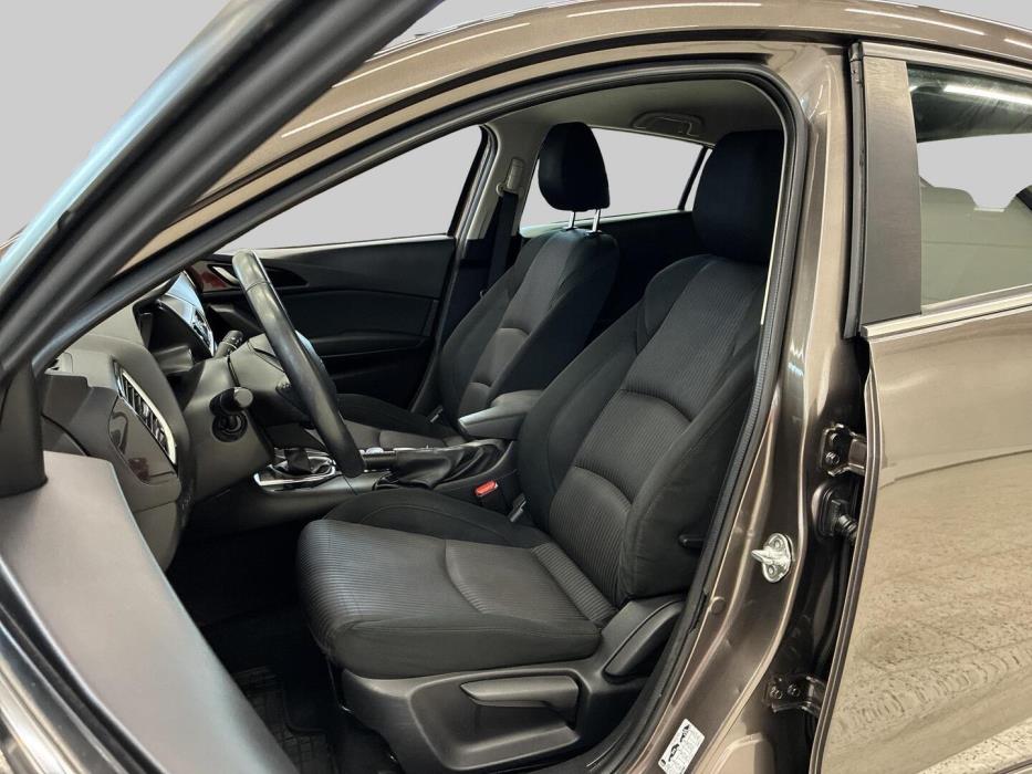 MAZDA Mazda3 2015