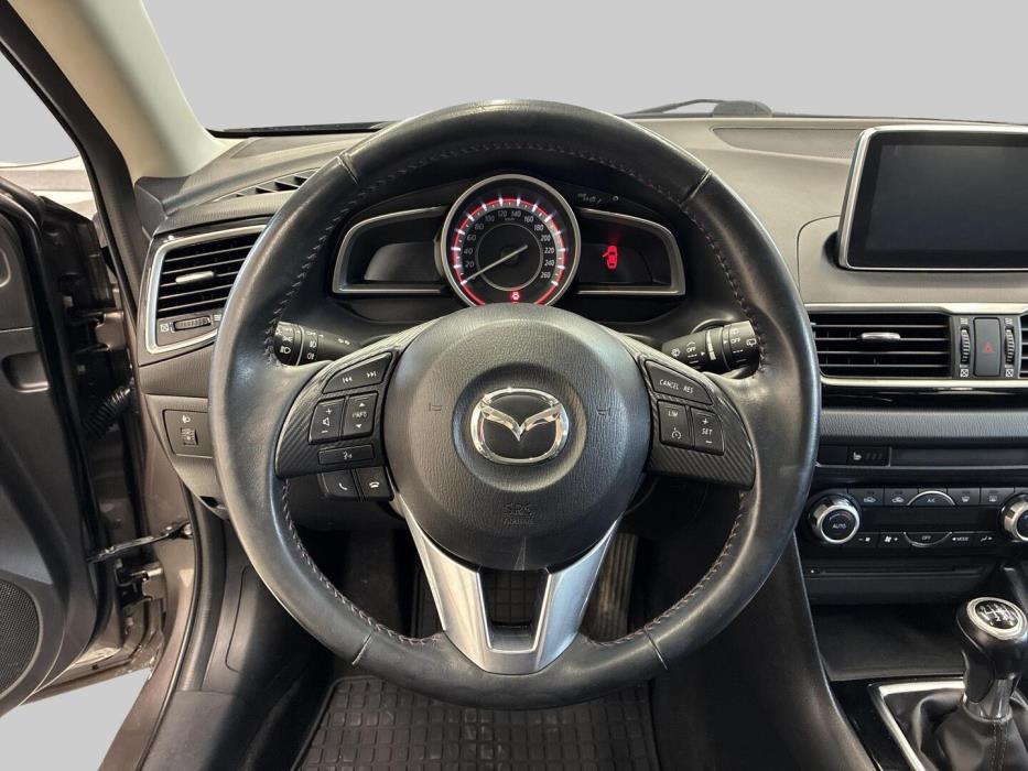 MAZDA Mazda3 2015