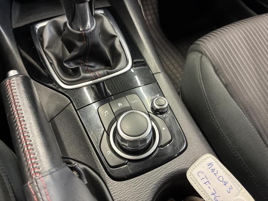 MAZDA Mazda3 2015