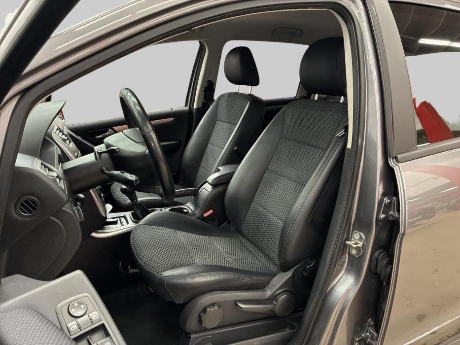 MERCEDES-BENZ A 2010