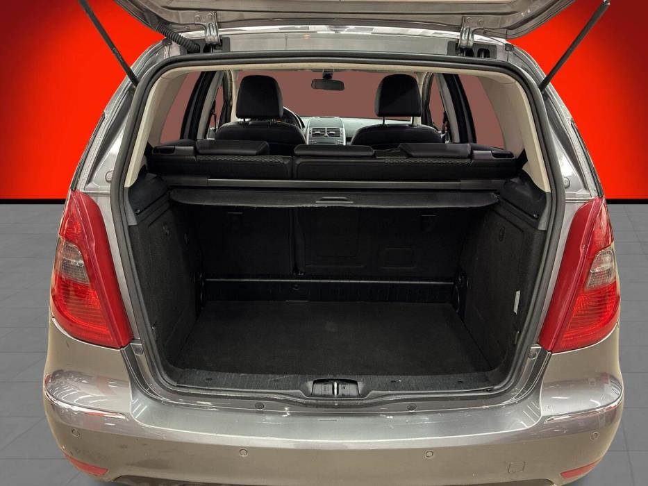 MERCEDES-BENZ A 2010