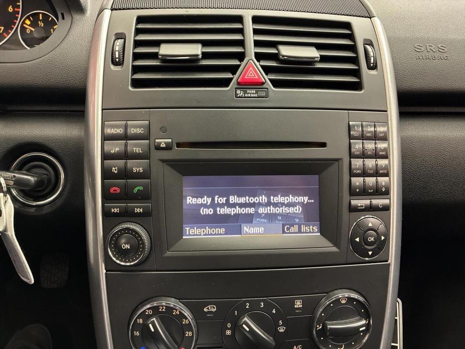 MERCEDES-BENZ A 2010