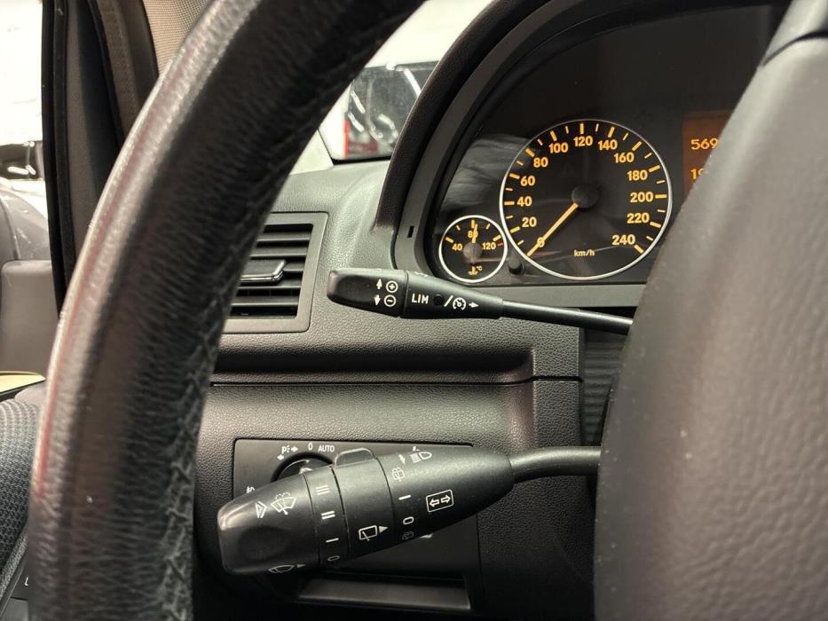 MERCEDES-BENZ A 2010