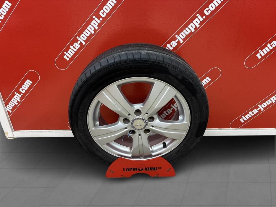 MERCEDES-BENZ A 2010