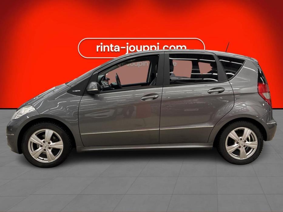 MERCEDES-BENZ A 2010