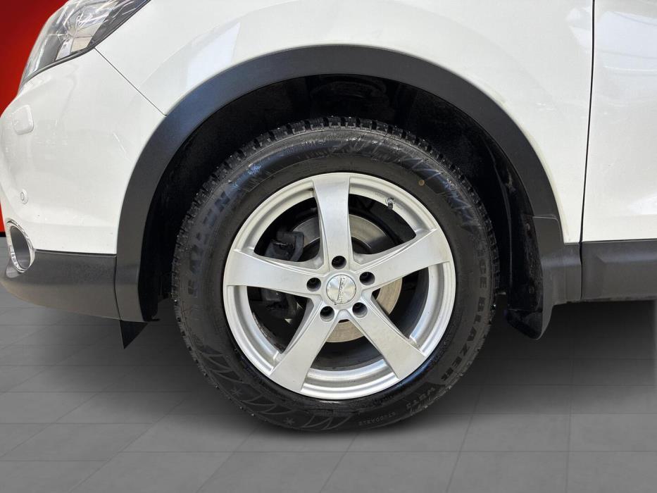 NISSAN Qashqai 2015