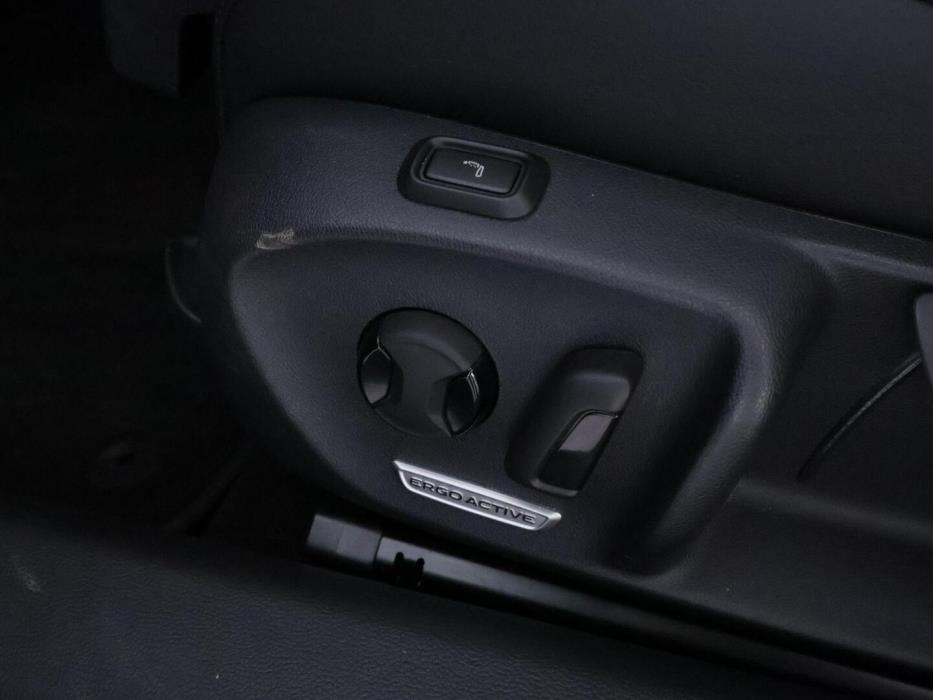 VOLKSWAGEN PASSAT 2025