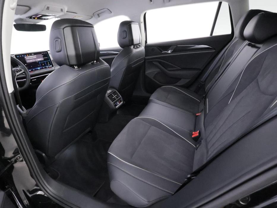 VOLKSWAGEN PASSAT 2025