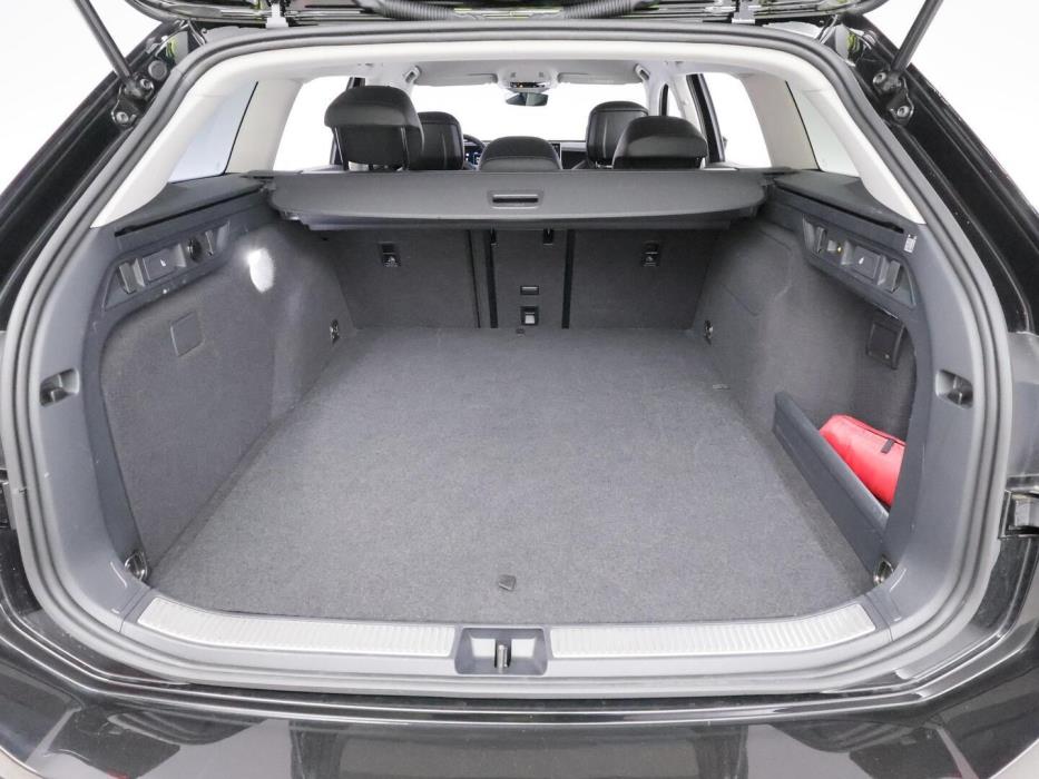 VOLKSWAGEN PASSAT 2025