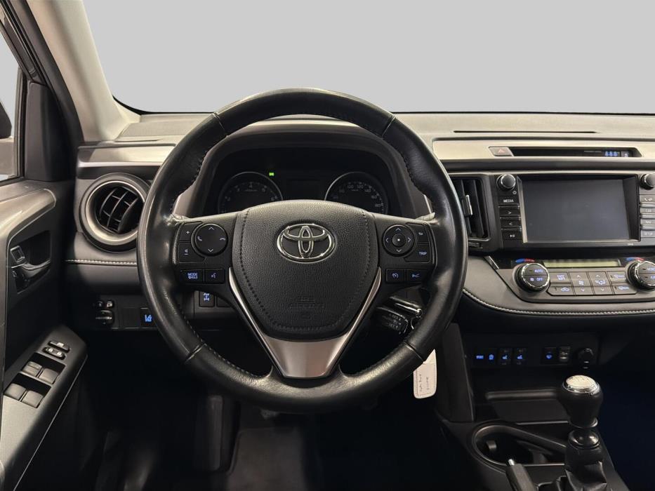 TOYOTA RAV4 2018