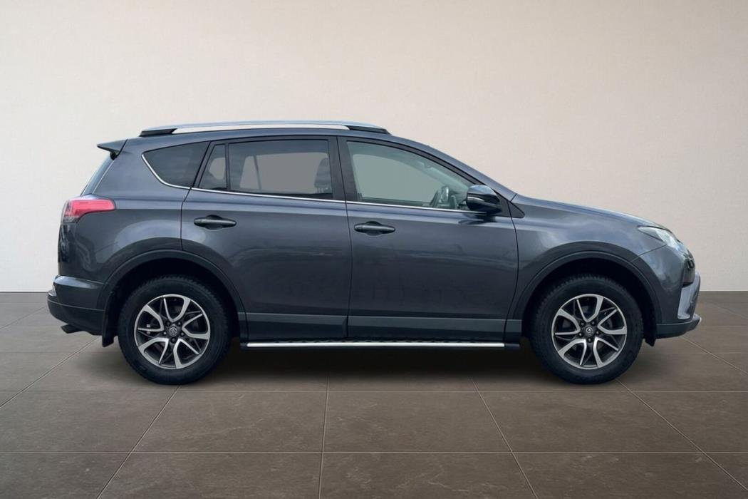 TOYOTA RAV4 2018