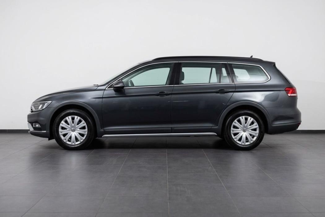 VOLKSWAGEN PASSAT 2022