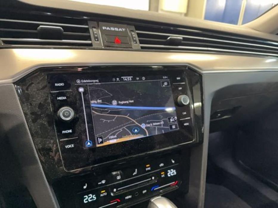 VOLKSWAGEN PASSAT 2022