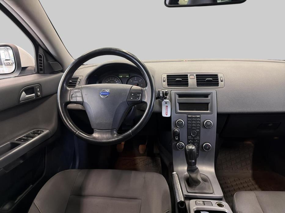 VOLVO V50 2010