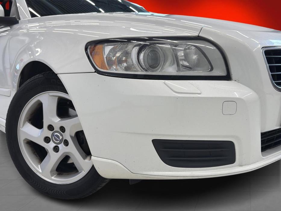 VOLVO V50 2010
