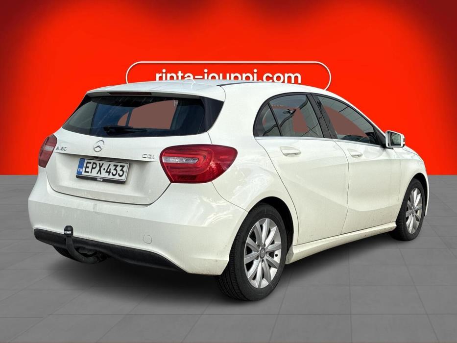 MERCEDES-BENZ A 2015