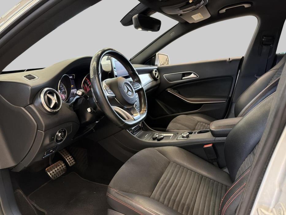 MERCEDES-BENZ CLA 2015