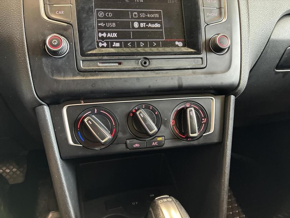 VOLKSWAGEN Polo 2016