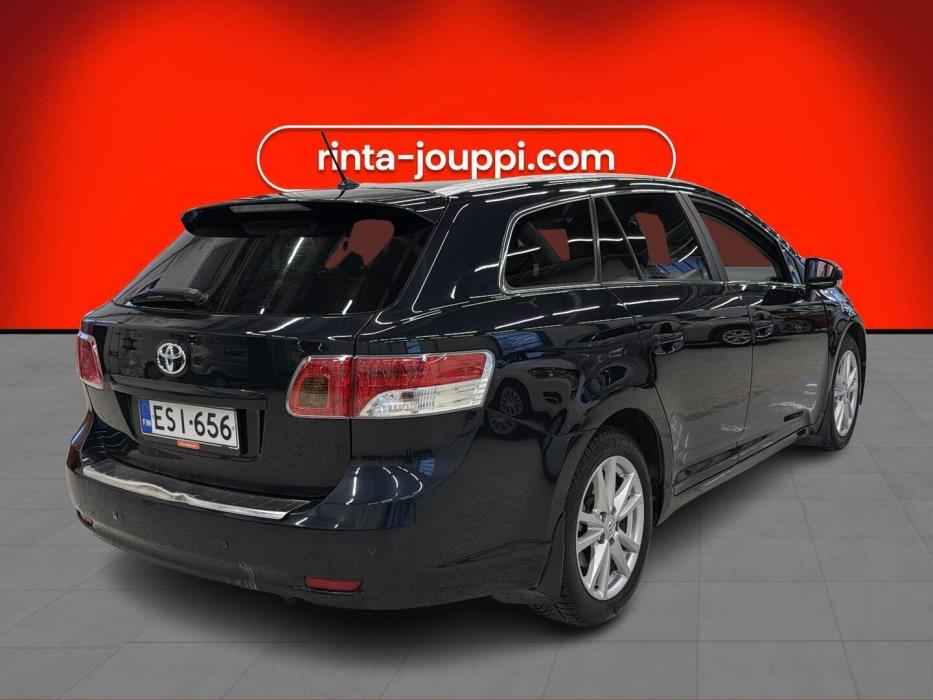 TOYOTA Avensis 2011