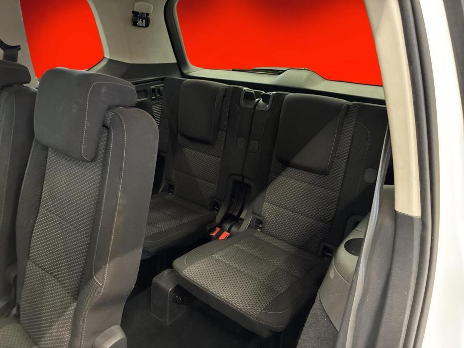 VOLKSWAGEN Touran 2018