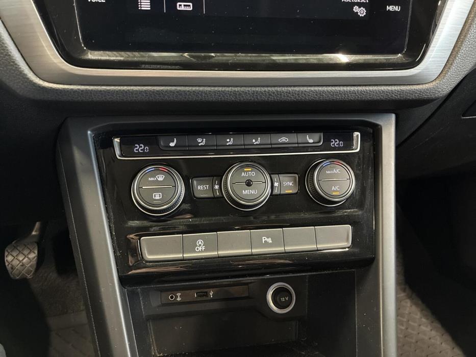 VOLKSWAGEN Touran 2018