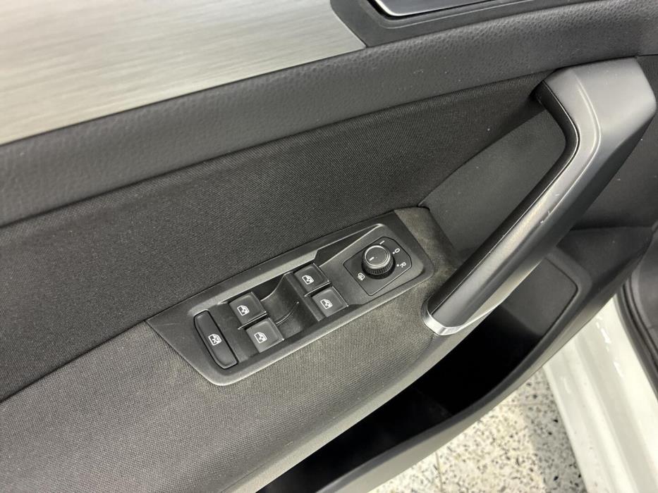 VOLKSWAGEN Touran 2018