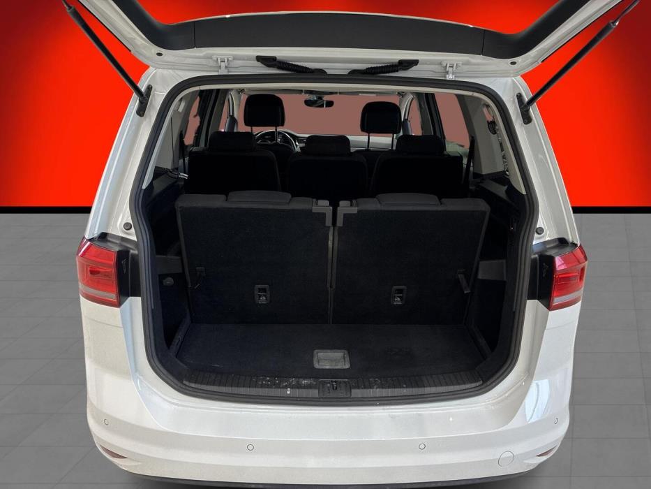 VOLKSWAGEN Touran 2018