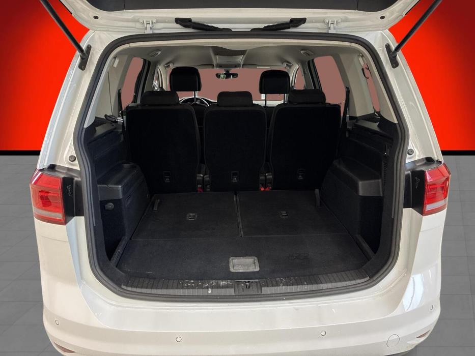 VOLKSWAGEN Touran 2018