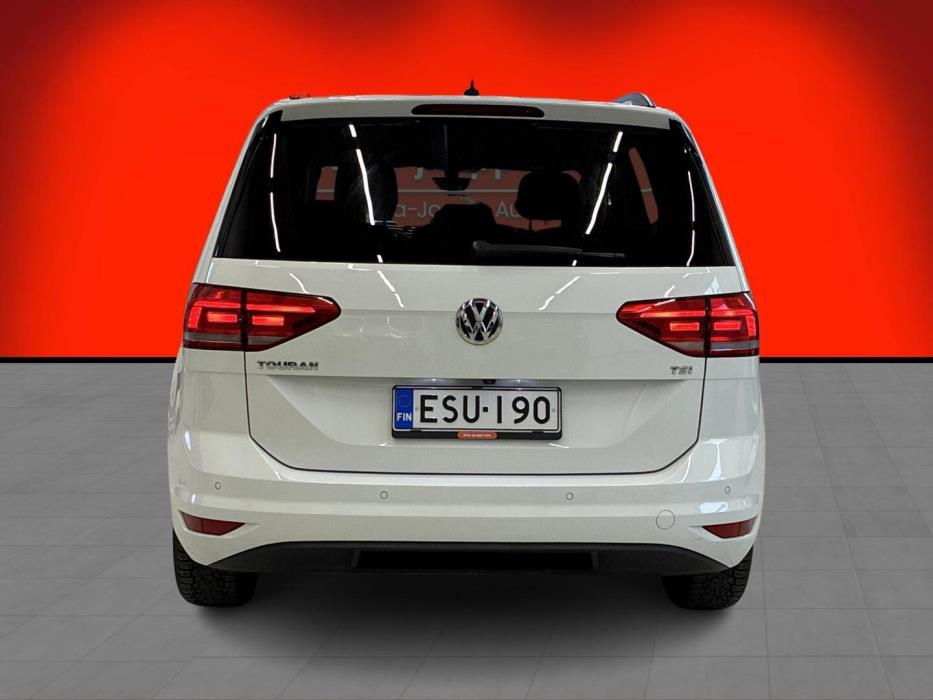 VOLKSWAGEN Touran 2018