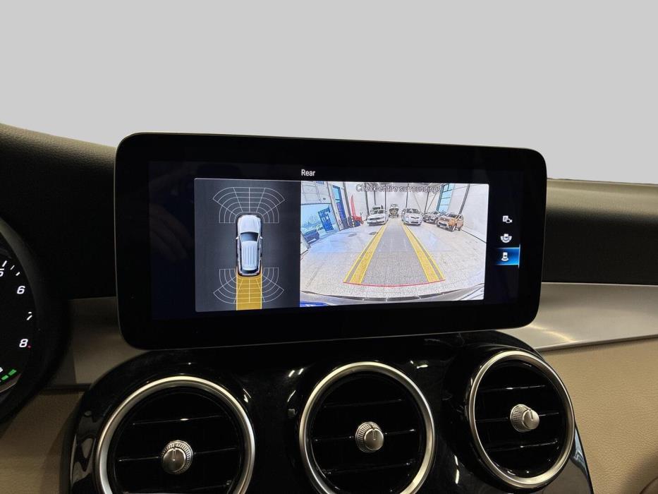 MERCEDES-BENZ GLC 2021