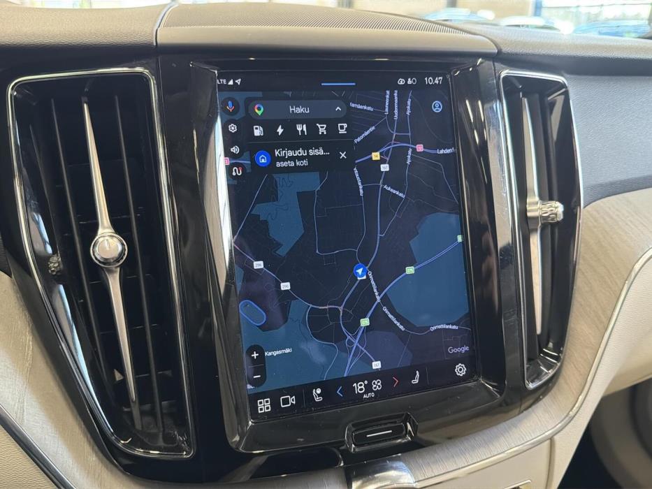 VOLVO XC60 2023