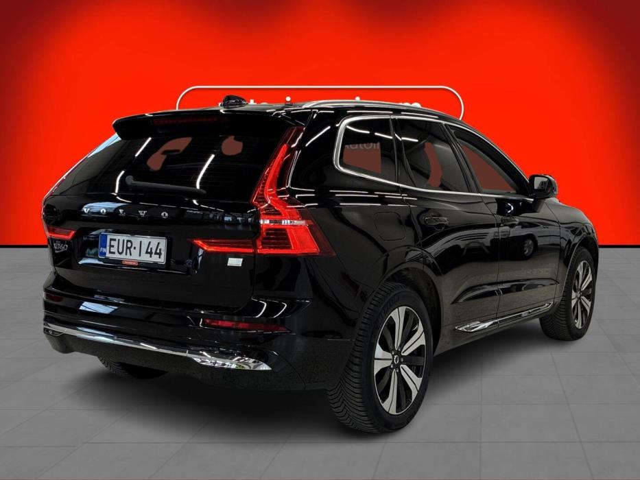 VOLVO XC60 2023