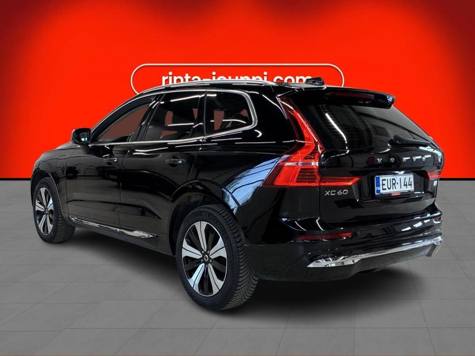 VOLVO XC60 2023